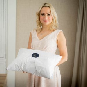 Charlotte Present Pillow Wrapper
